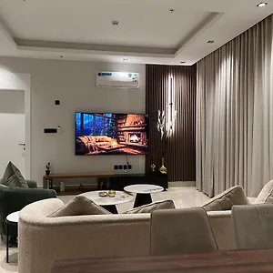 Luxury 2br Close To Boulevard Extra Maid شقة